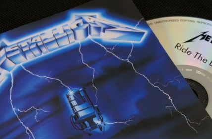 IVECO und Metallica starten bahnbrechende Partnerschaft für nachhaltige (Foto: AdobeStock - OKemppainen 665025865)