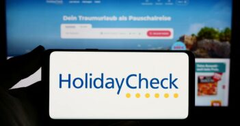 HolidayCheck: Hotelbewertungen und Pauschalreisen im digitalen Zeitalter (Foto: AdobeStock - 675198243 Timon)