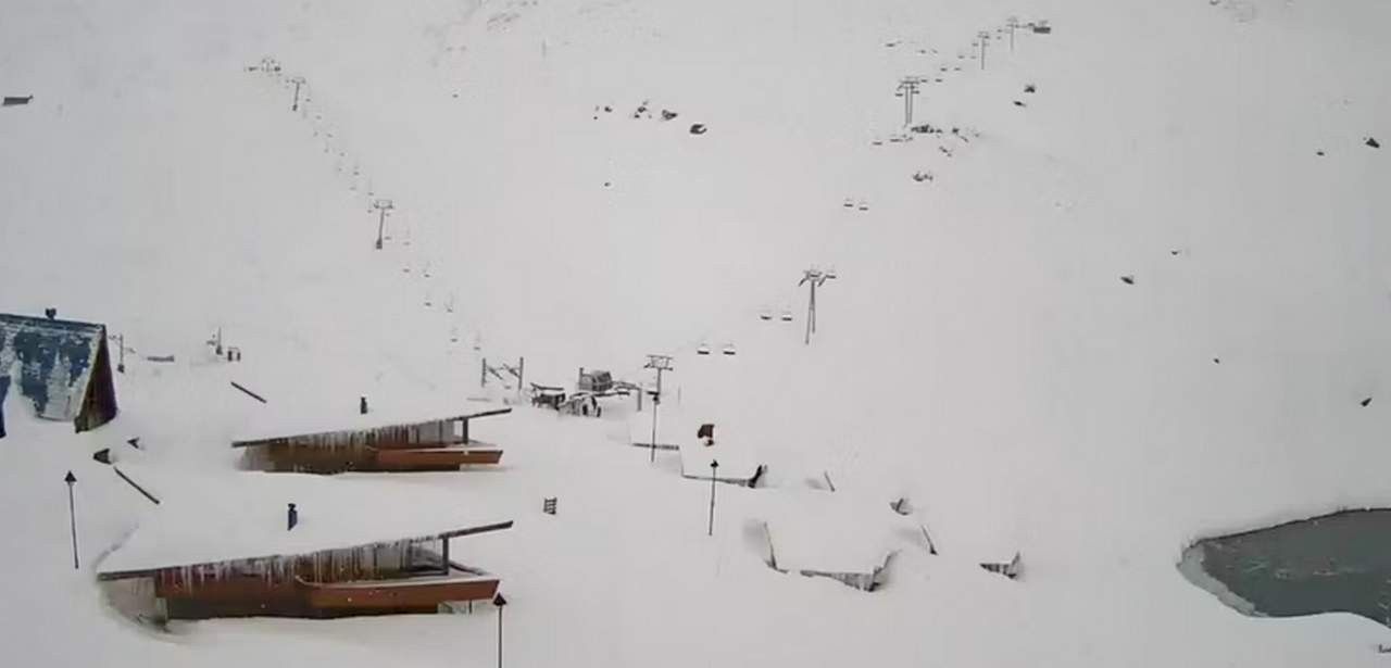 Rekordwintersturm: Chileaner Anden erhalten historisch beeindruckende 4,80 Meter (Foto: Webcam von Portillo)